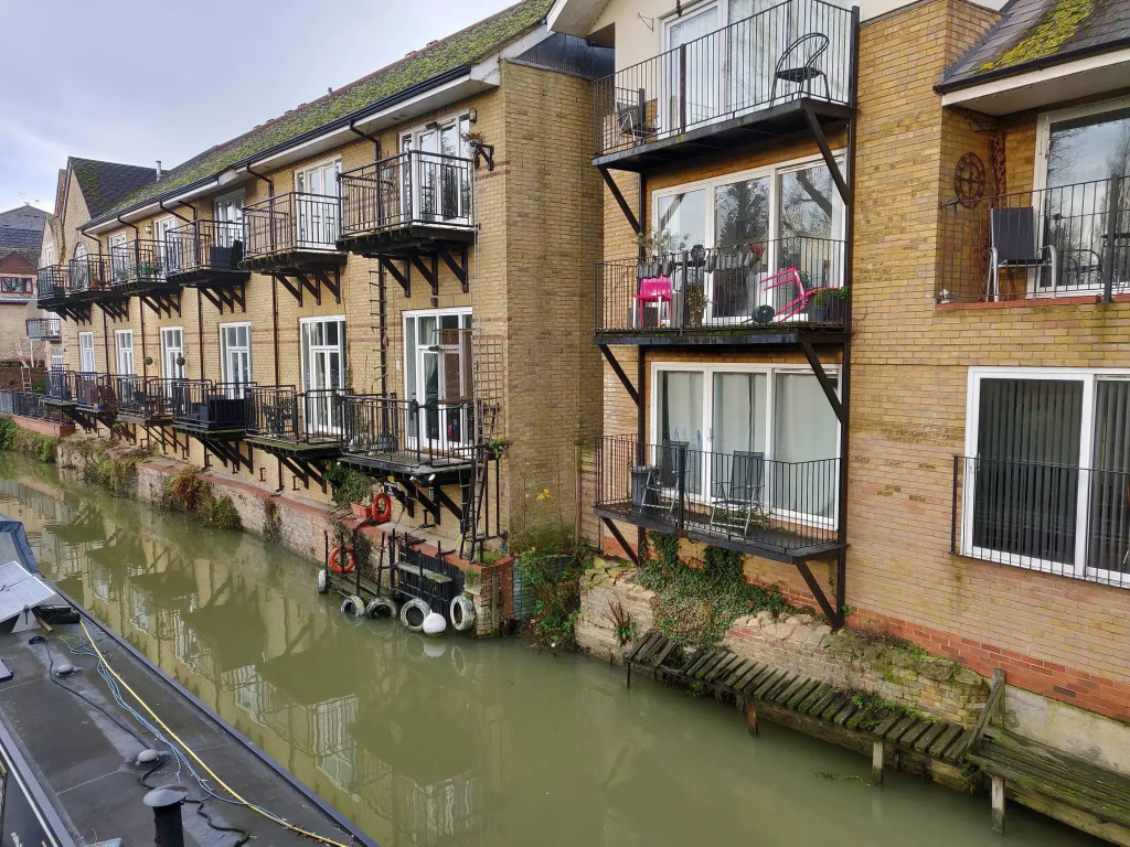 Waterfront House 3 BR Parking St Neots Town Centre