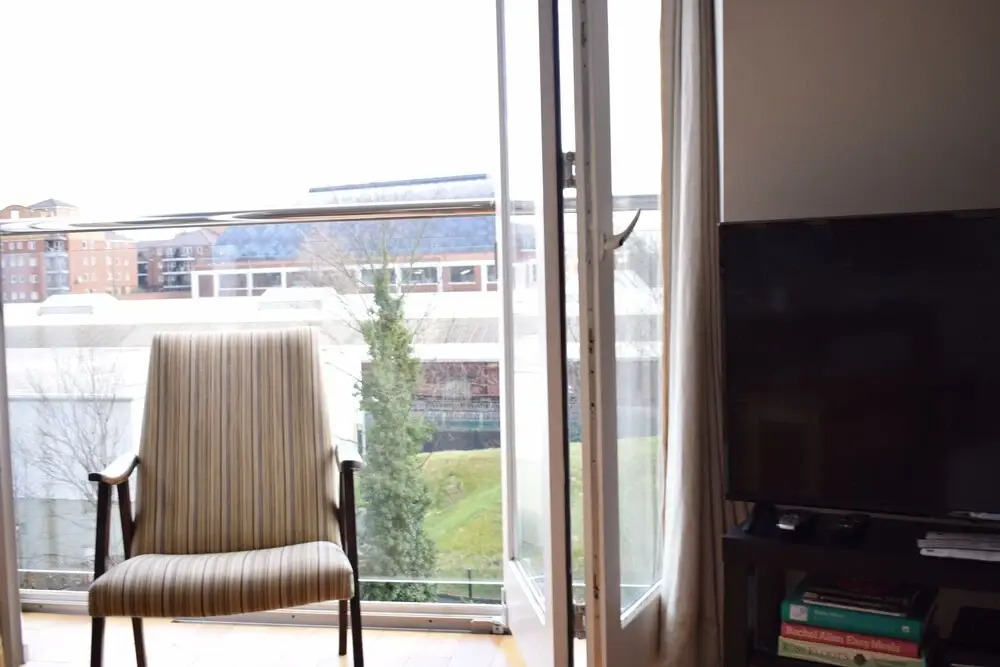 2 Bedroom Apartment In Hammersmith Grove