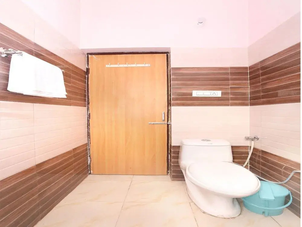 OYO 11497 Hotel Sharnam