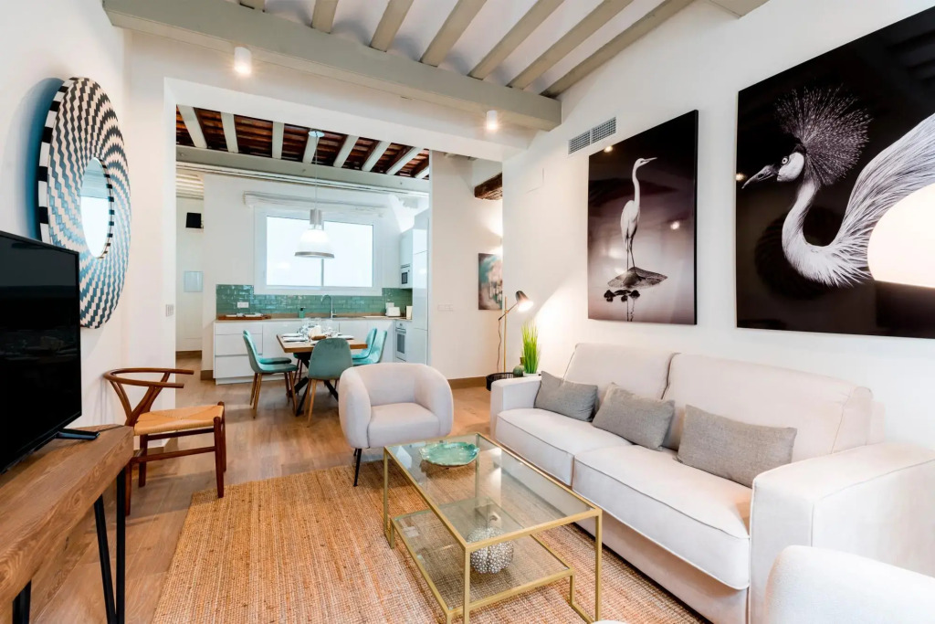 Magnificent 4 Bedroom Apartment in Cadiz Center San Antonio V