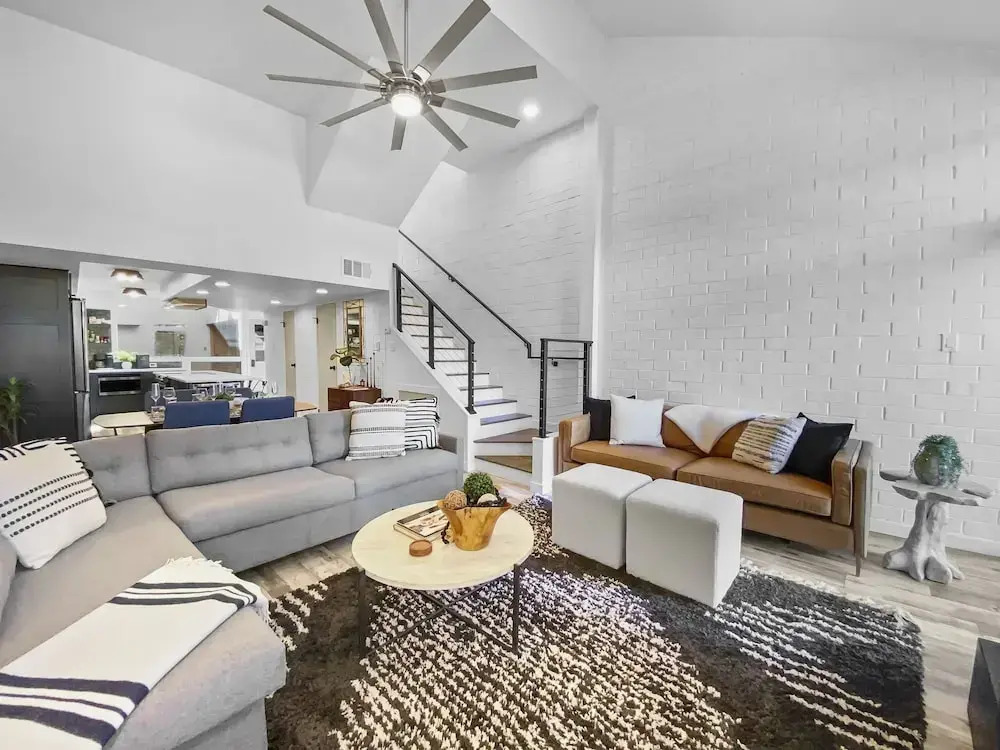 1674 Captain Molly's Hideout! Walk To Slopes! Hottub Pool! 3 Bedroom Condo
