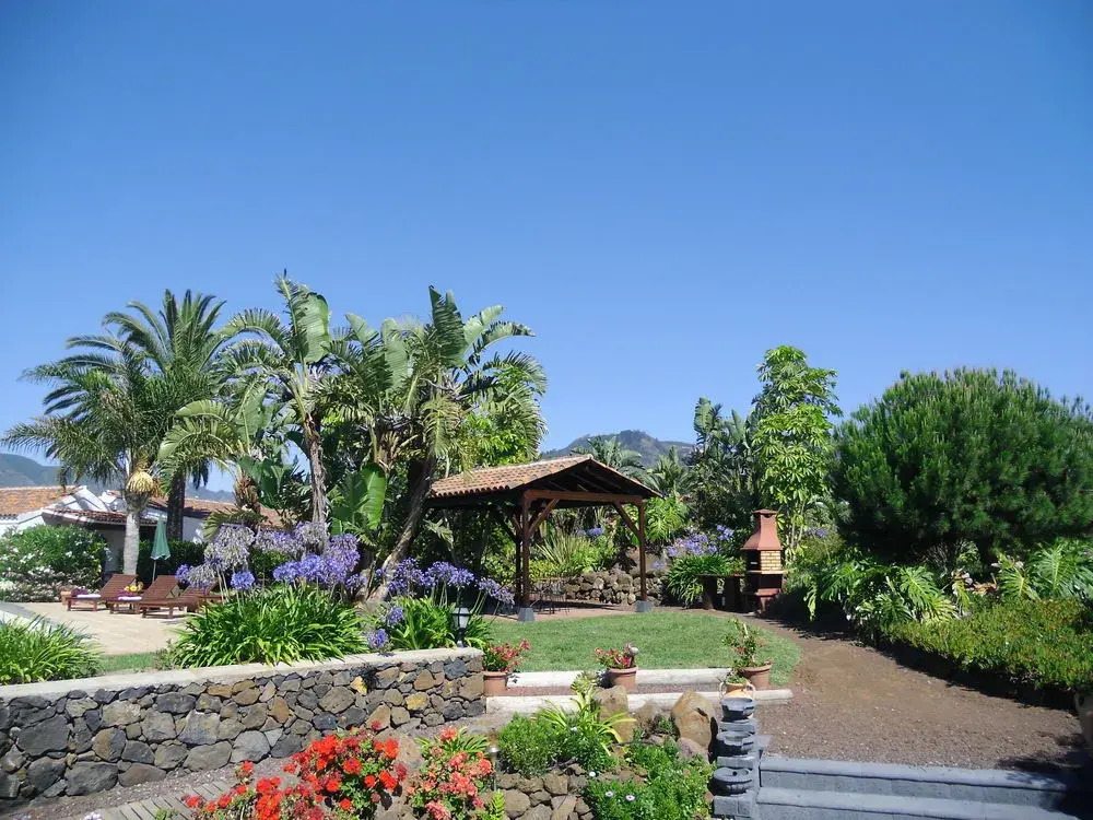Finca El Picacho Apartments in the countryside 2 Km from the beach