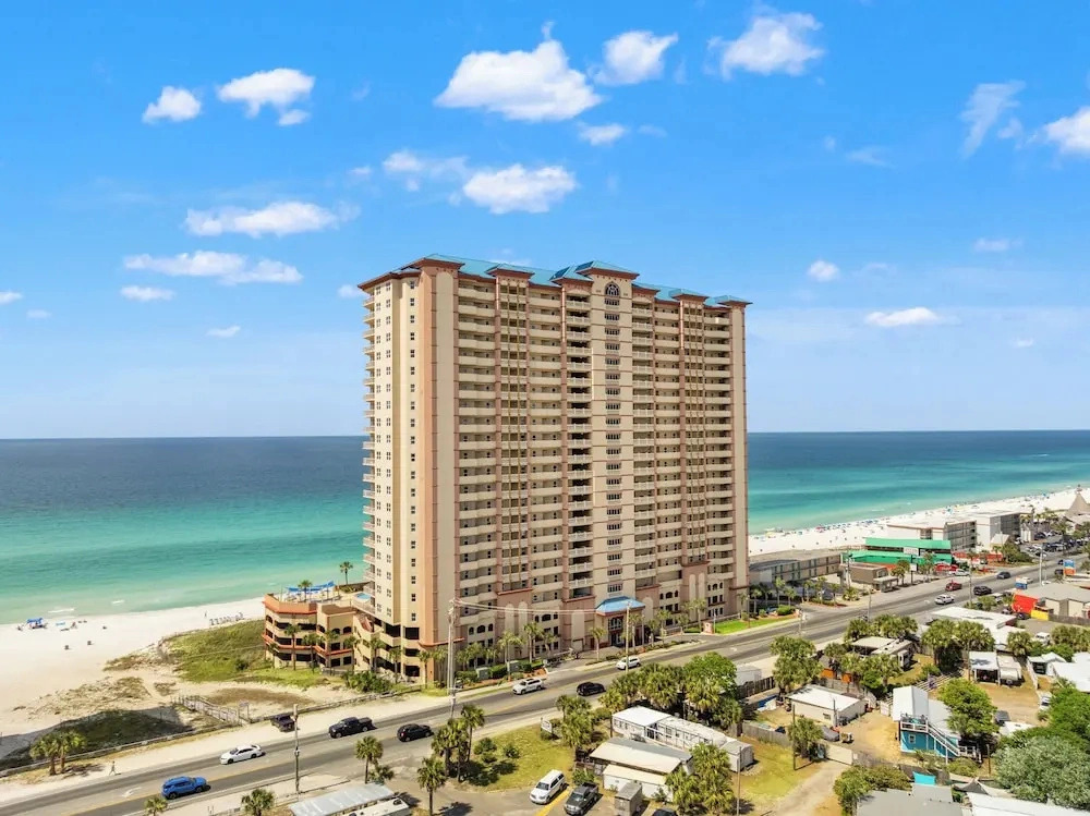 Pelican Perch! 3BR 3BA Corner Beachfront Condo w/ Epic Views, Sleeps 9