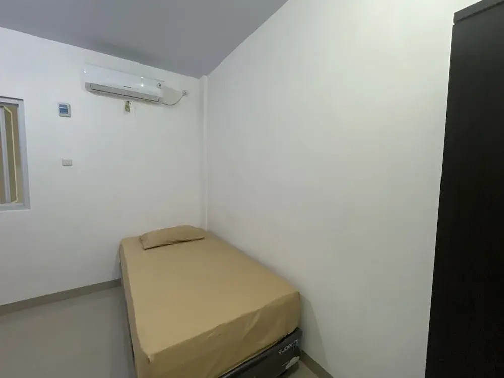 Hotel O Penginapan Musafir Syariah Near Paramount Woman & Childern's Hospital