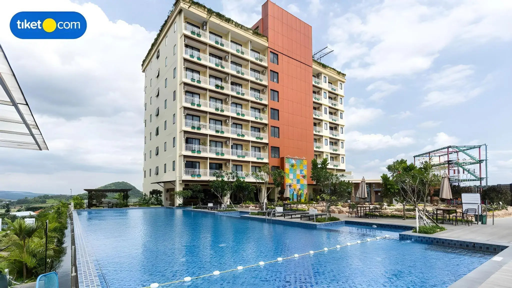 Senyum World Hotel