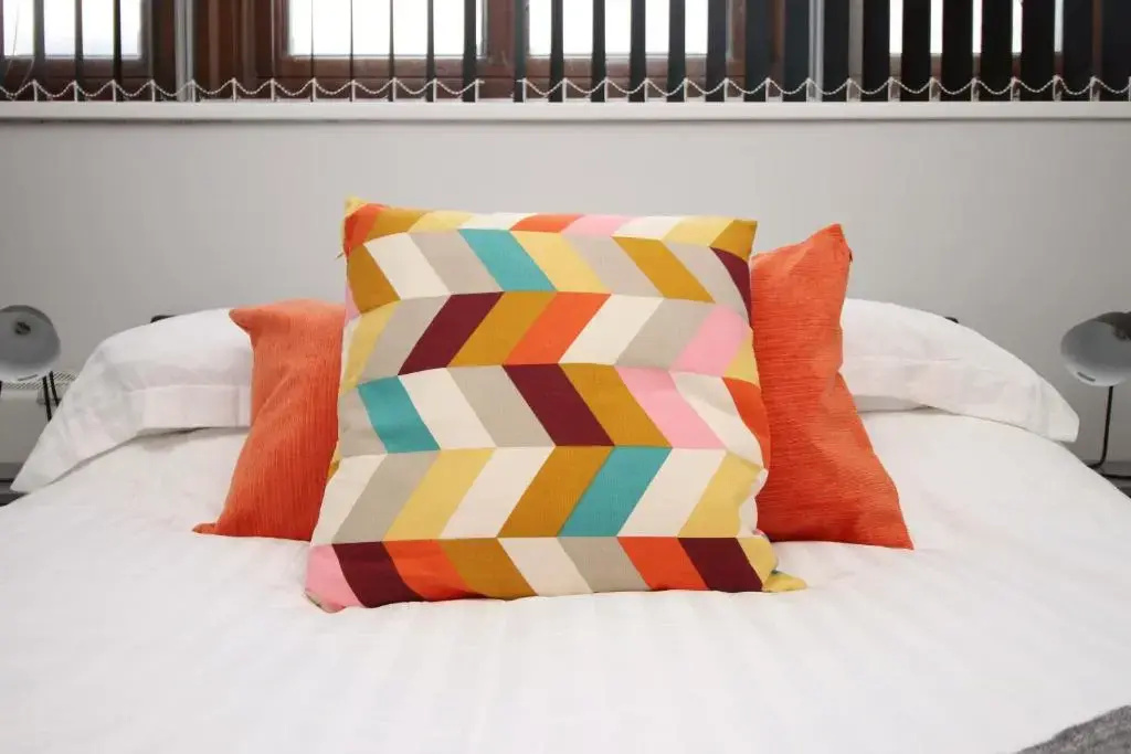 The Bank - LONG STAY OFFER - 1 Bed City Centre Apartment with Parking by CTO Serviced Apartments
