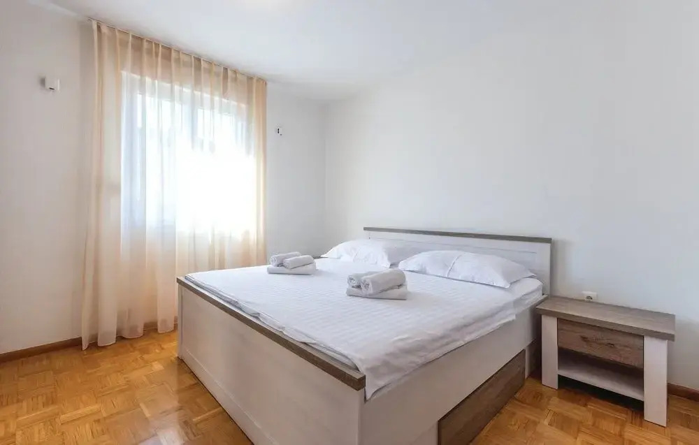 Dino - Spacious Near City Centre - A1
