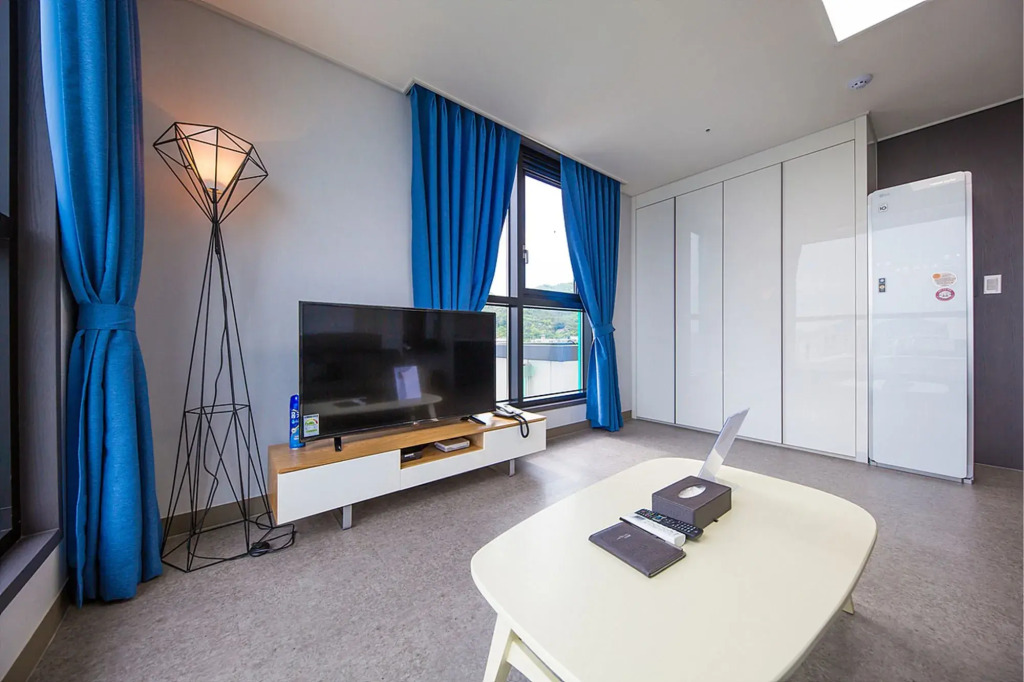 Shine Hotel