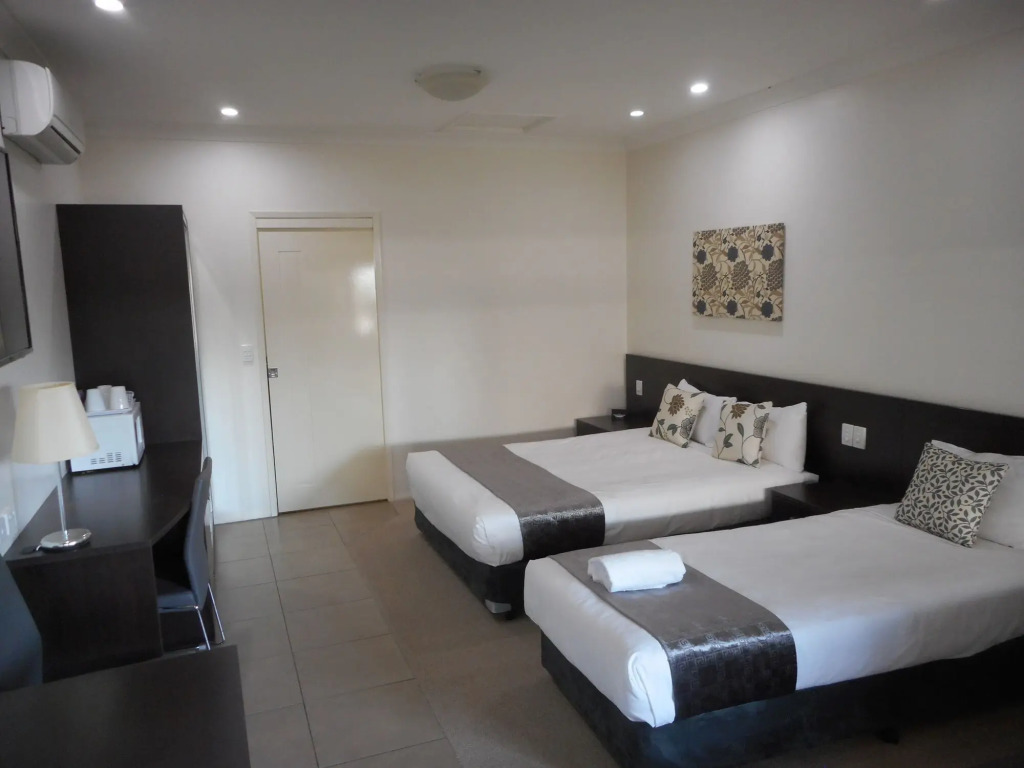 Injune Motor Inn
