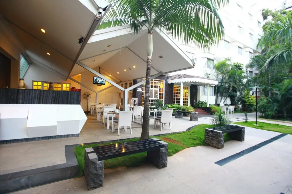 Highgates Hotel