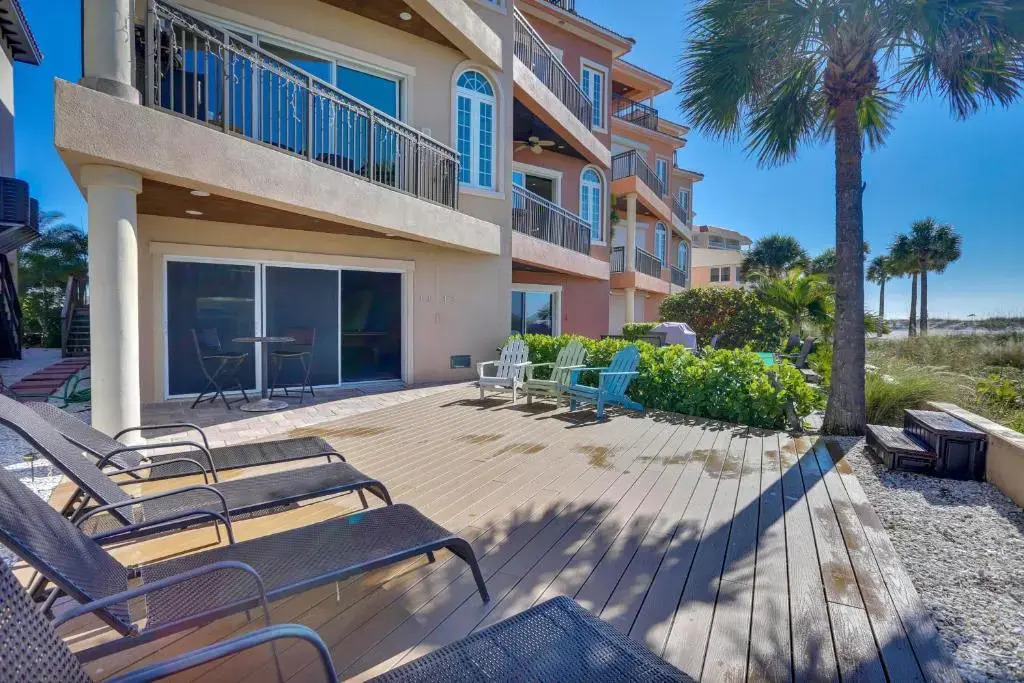 Seaclusion Beach Townhome