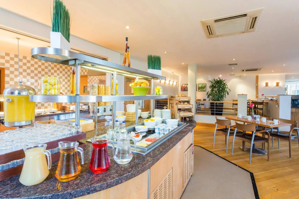 Holiday Inn Rugby-Northampton M1 Jct18 by IHG