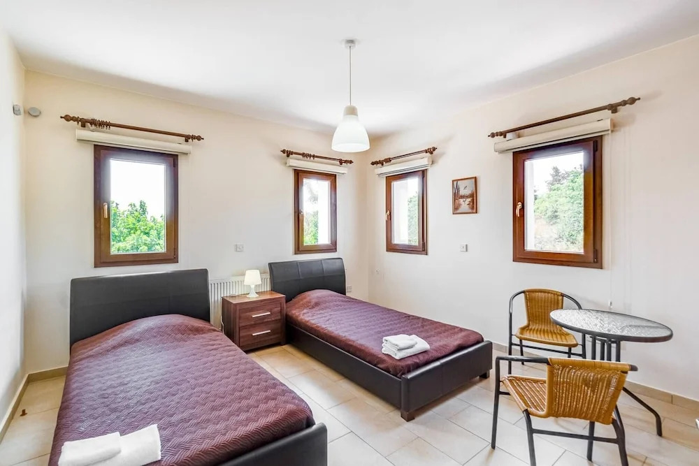Villa Nikolina - 5 En-suite Bedrooms