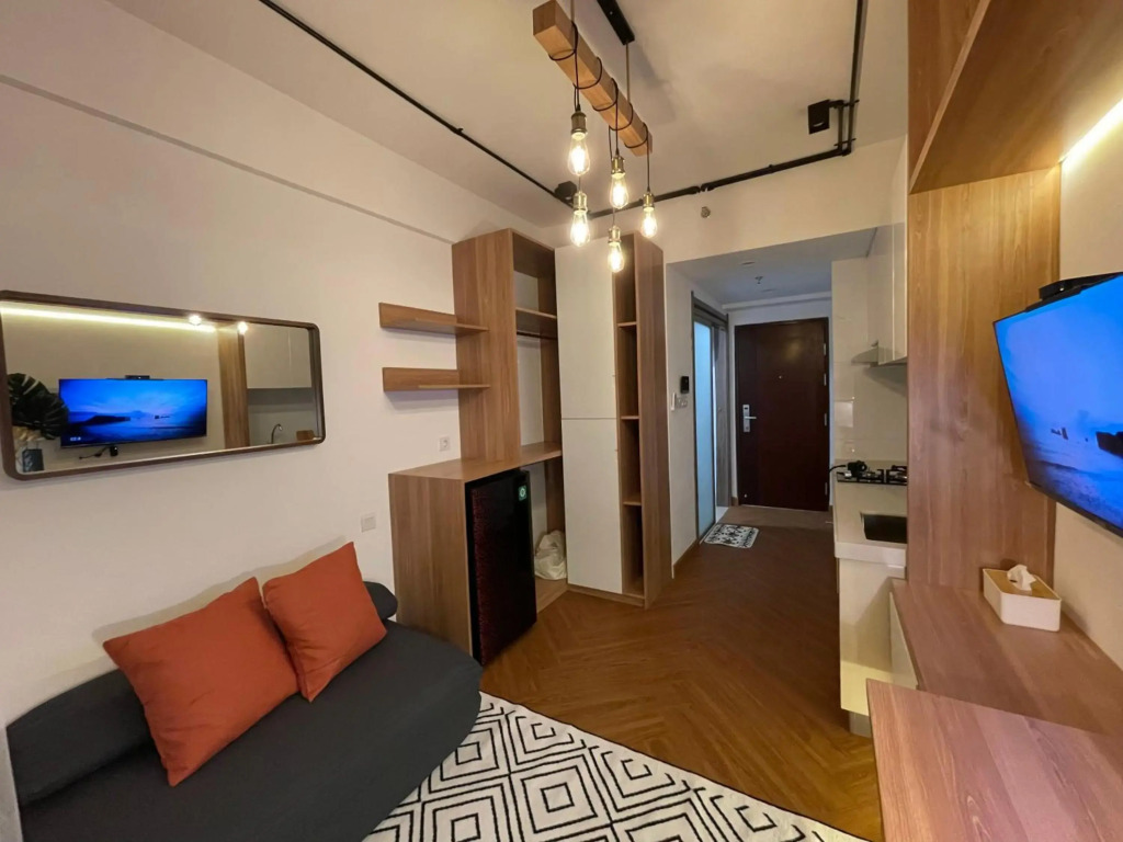 Skystory.inn warm and cozy studio @Skyhouse BSD