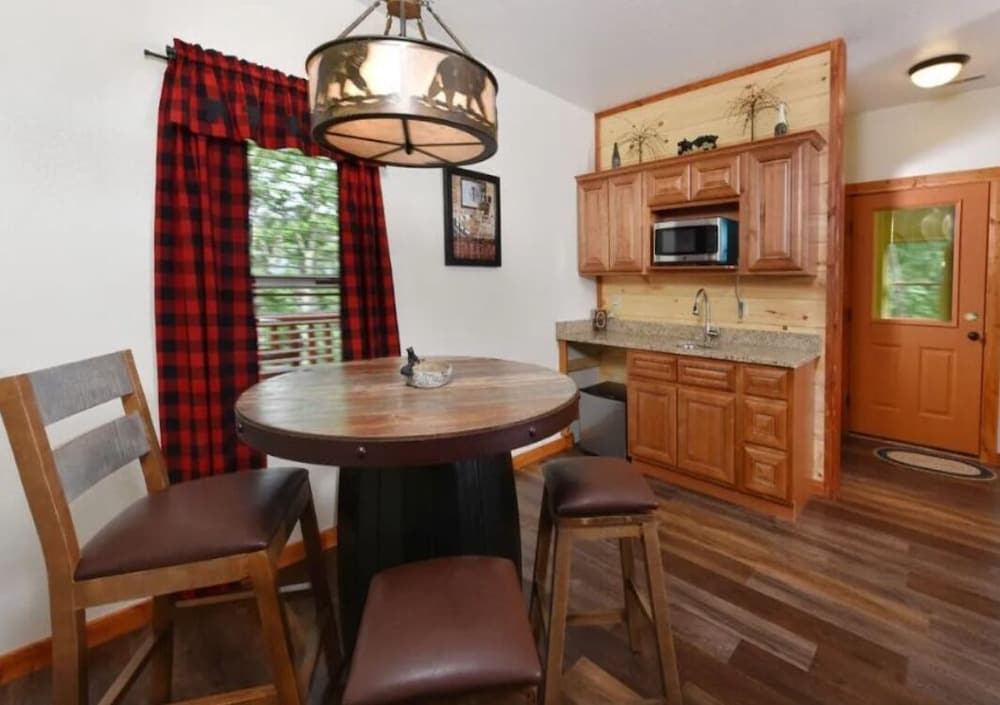Sherwood Love To See You Again 3 Bedroom Cabin