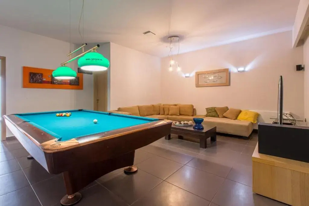 Winehill Villa