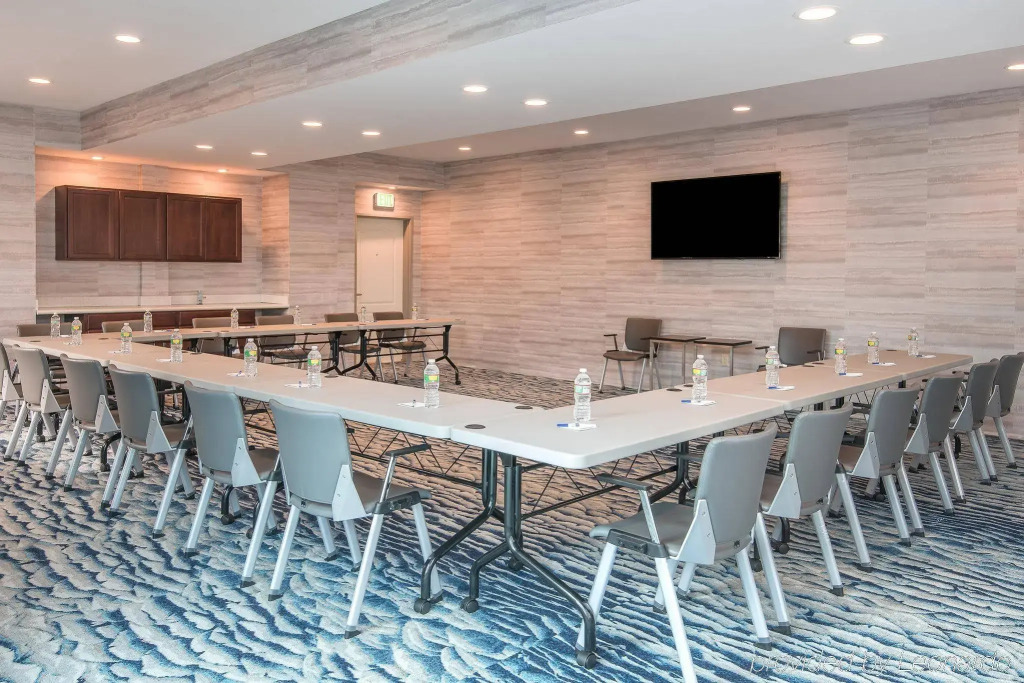 Holiday Inn Express & Suites Norwood-Boston Area by IHG