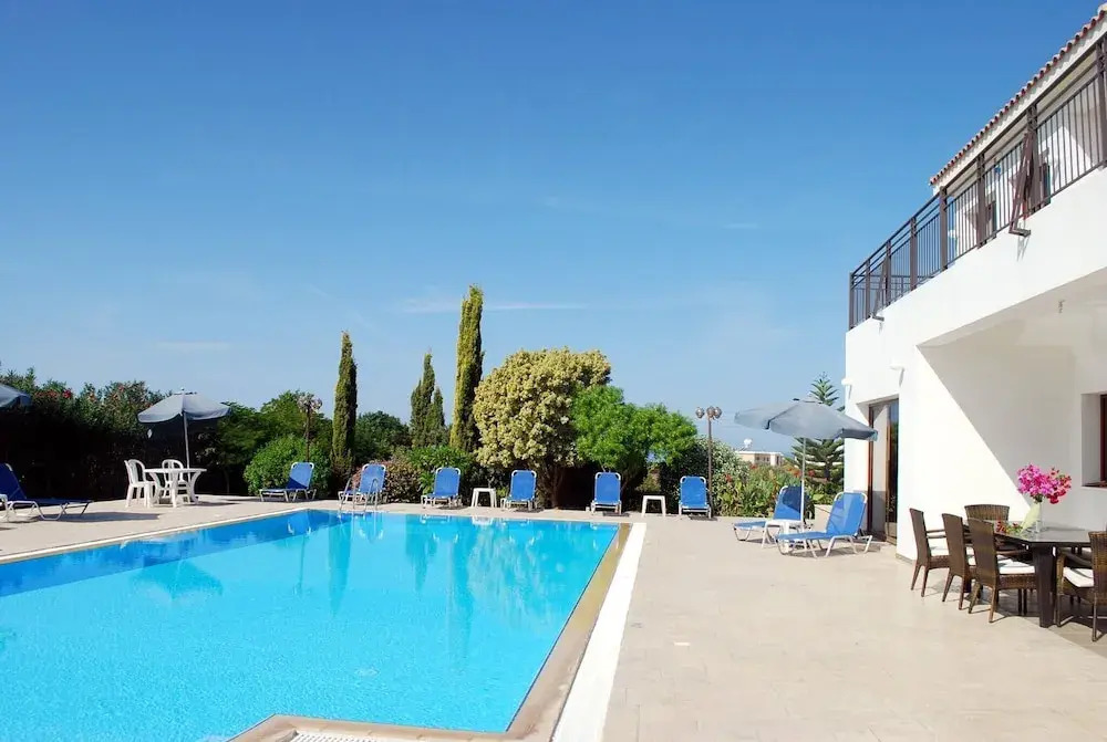 Impressive Large Villa Huge Heated Pool Garden