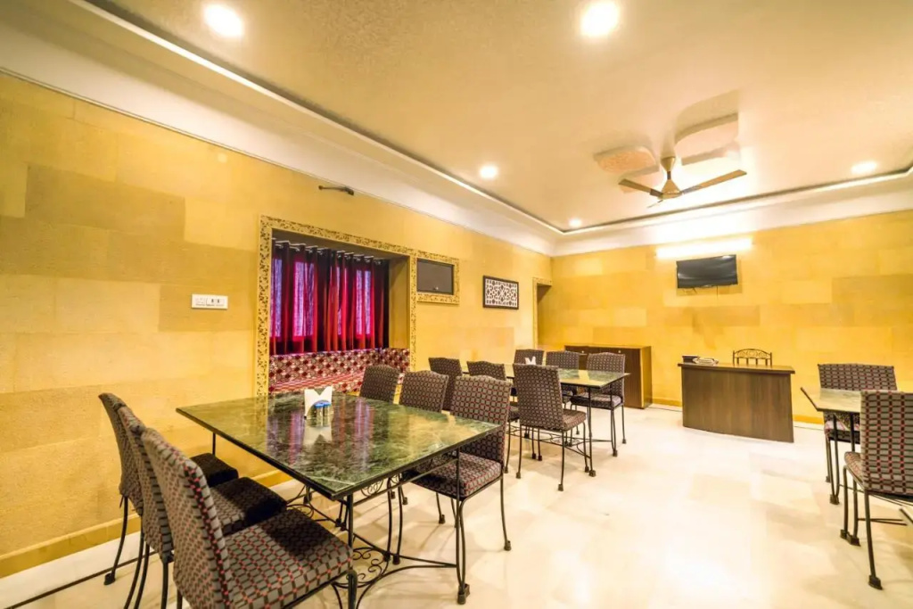 Hotel Sky Plaza - Best ever view of Jaisalmer Fort