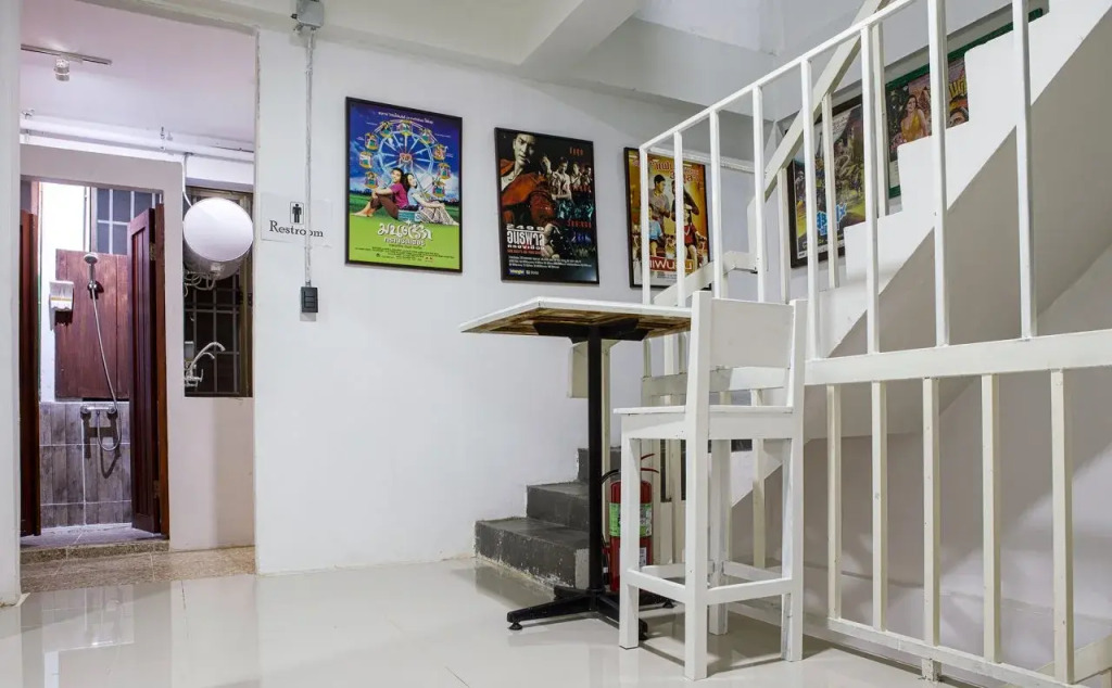 Sabaijai Hostel & Cafe