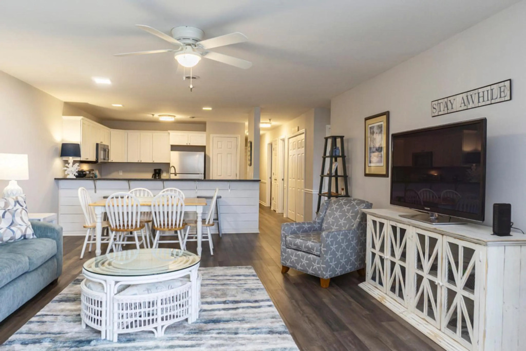 Southern Shores Oak Island Oceanfront with Pool Villa