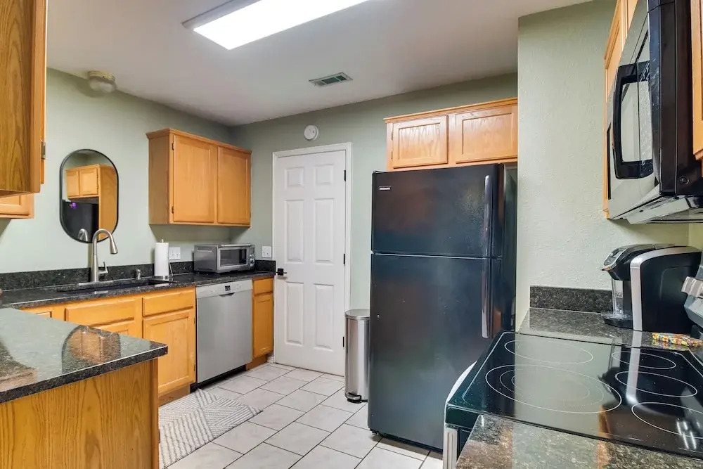 Charming Arkansas Retreat w/ Deck, Near Downtown!