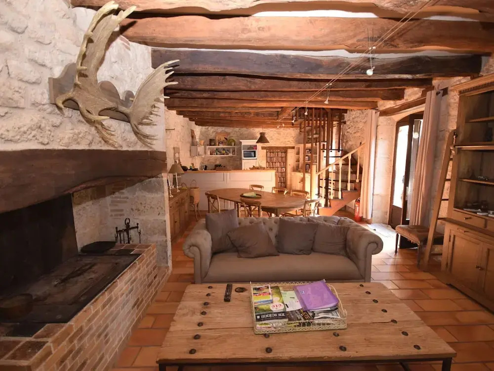 Castle 12th century with private pool close to Agen