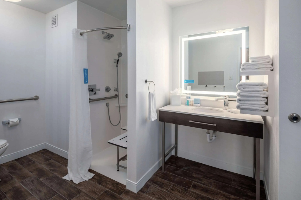 Hampton Inn Louisville Northeast