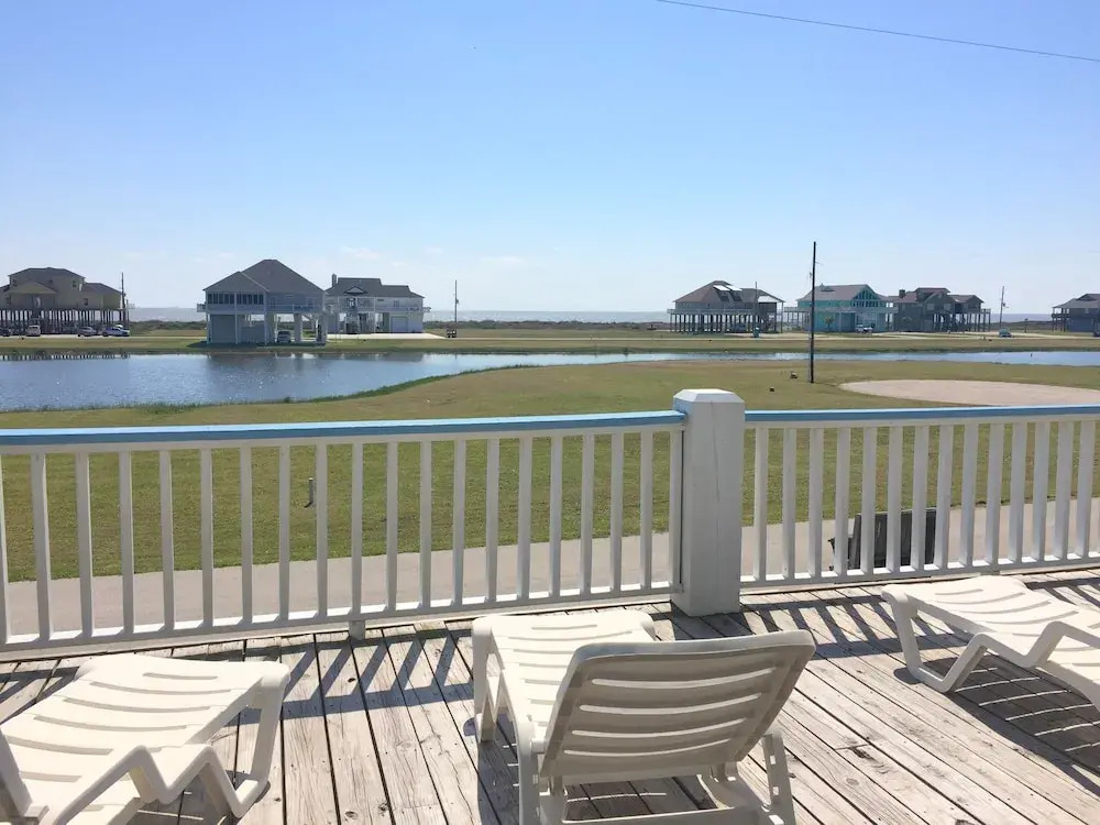 Out Of The Blue 5 Bedroom Home by RedAwning