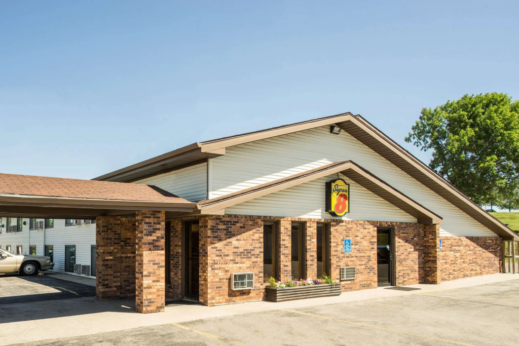 Super 8 By Wyndham Fergus Falls