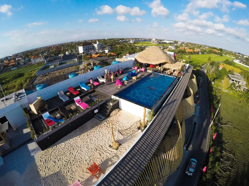 Koa D Surfer Hotel