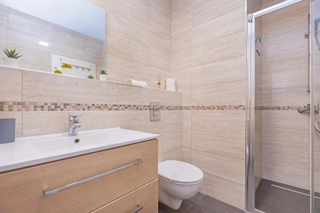 Apartmani D & J with Heated Pool & Stunning Sea View