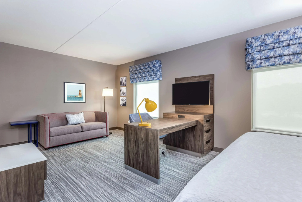 Hampton Inn & Suites Kittery-Portsmouth