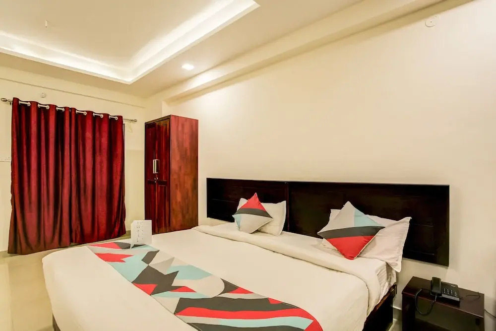 FabExpress Pinpoint Inn