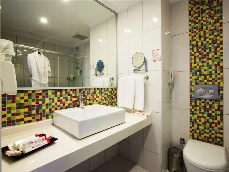 Side Win Hotel