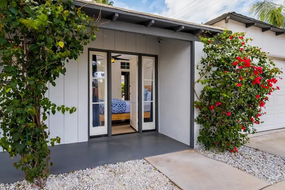 Palm Springs Glamour Three Bedroom House