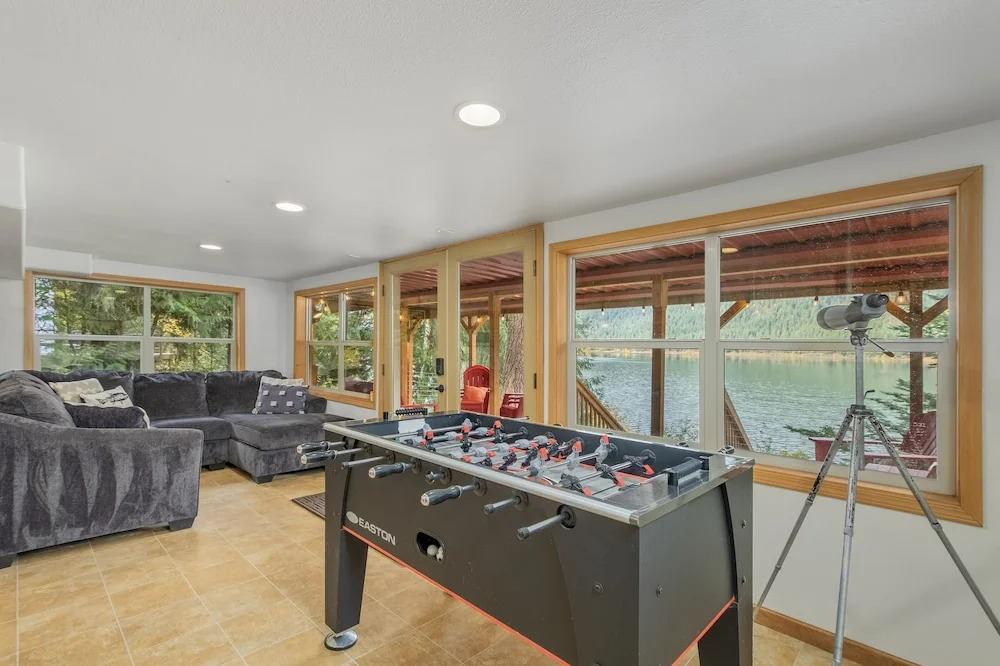 Alpine Lake Escape On Fish Lake 3 Bedroom Home by NW Comfy Cabins by RedAwning