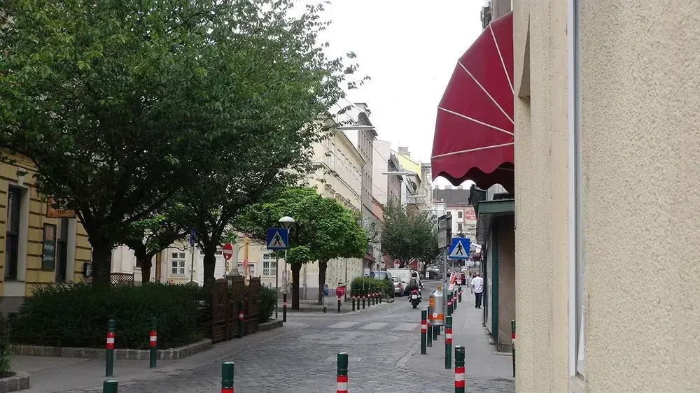 Hotel Pension De Lux