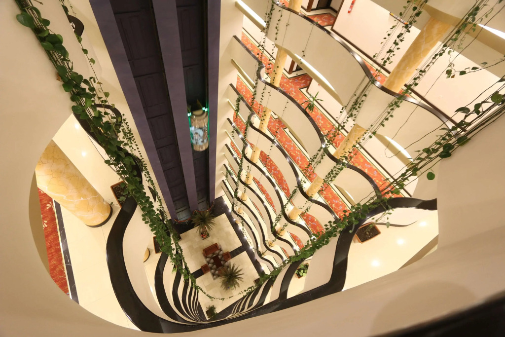 Elilly International Hotel