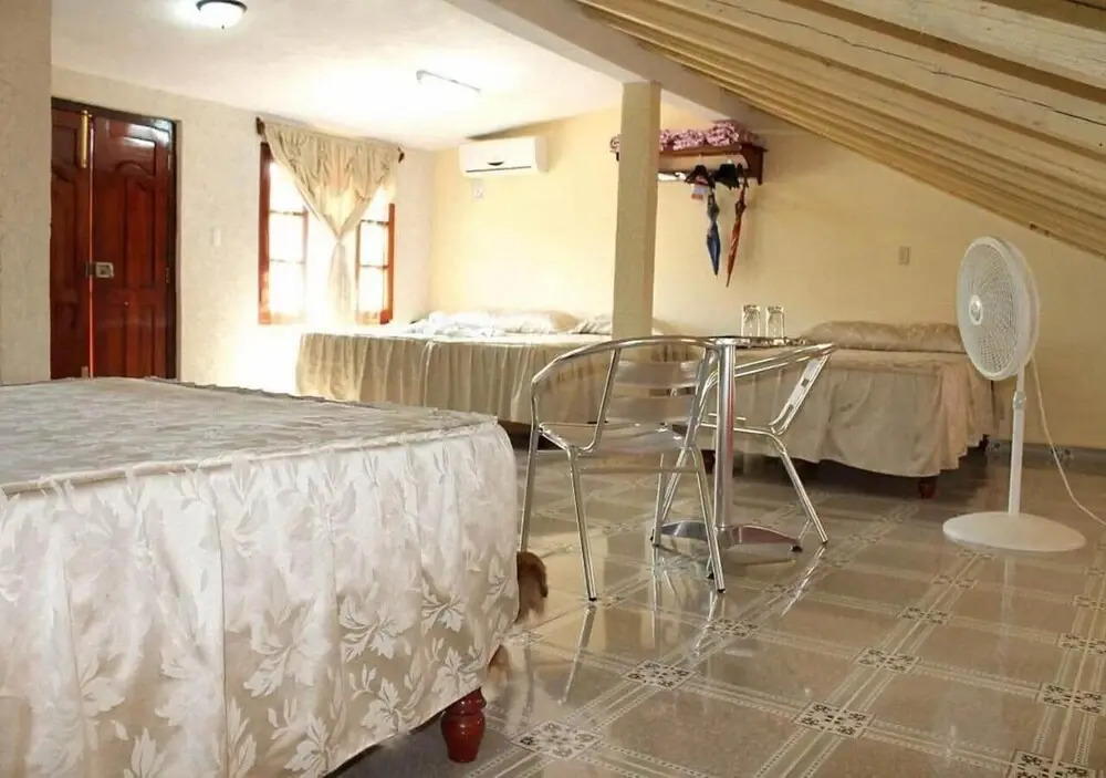 Hostal El Atico