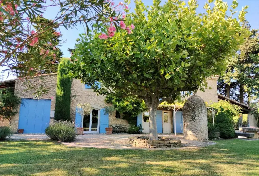 Très beau Mas Provençal avec Piscine Privée Chauffée située aux Vignères, en campagne proche de l'Isle sur La Sorgue au cœur du Luberon, 10 personnes, LS2-259 Alemando