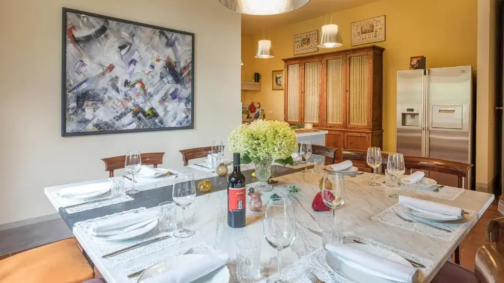 VILLA IL CEDRO 10&1, Emma Villas
