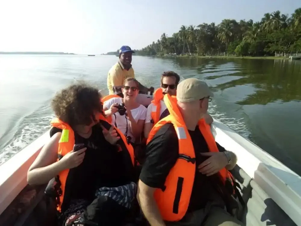 Naaval Beach Villa & Rooms