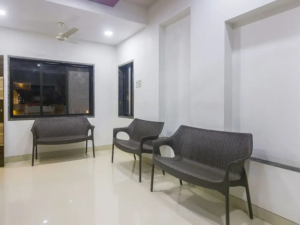 OYO 15553 Evergreen Holiday Home