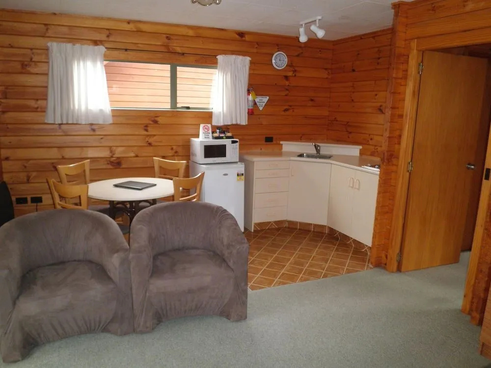 Forest Peak Motel