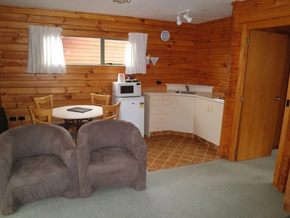 Forest Peak Motel