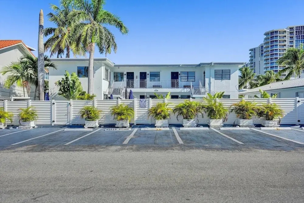 Waves On Desoto Rental Unit With Pool