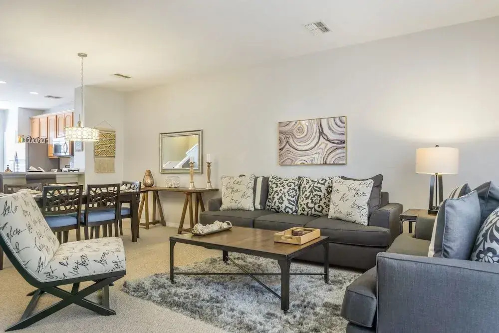 Casa Nova Deluxe Townhome 3 Bedroom Townhouse by RedAwning