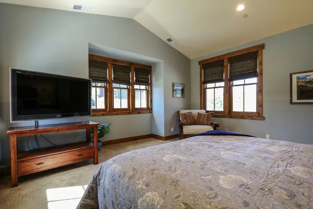Snowcreek Vii #1503 3 Bedroom Condo
