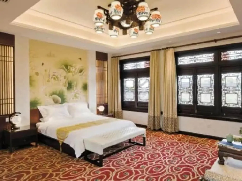 Yayuan Garden Holiday Hotel
